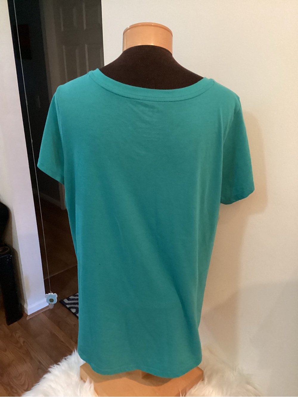 Torrid Classic Fit turquoise V-Neck Tee Size 1 Plus Soft Stretch Casual Top - Picture 4 of 11